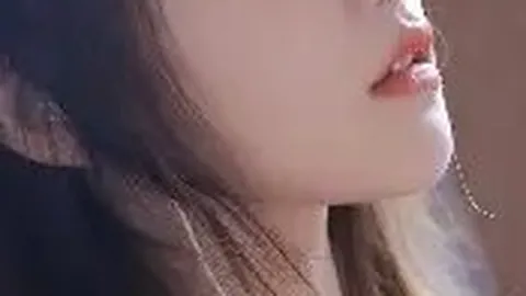 王俊凯关晓彤等北电毕业生学士服亮相，拍摄毕业照