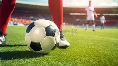 知名主持人撒贝宁家庭逛街温馨画面引网友关注，萌娃背影萌态十足