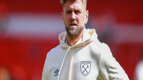 《2025年动画巨作再创新高，票房狂飙250亿，刷新中国影史票房巅峰！》